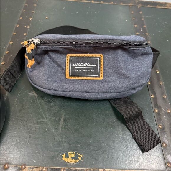 Eddie Bauer Canvas Waist Pack  Fanny Pack New without Tags - Picture 1 of 6
